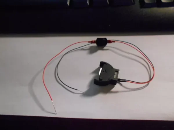 All Scale Acces. 3 Volt Coin Cell Holder / 1 LEDs Micro Push Button Switch #CCH1 - Image 2