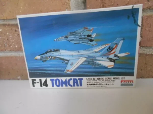 #23031 ARII Plastic Model Kit of the US  F-14 Tomcat 1/144 scale