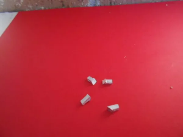 HO Scale Accessories Detailed Bired House's 4 Per Pack #037 - Image 2