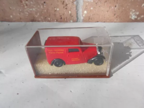 Brekina HO Scale DKW F-7 Delivery Van Red {Toys,Hobby,Trains,Planes} #0001303