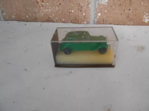 Brekina HO Scale Citroen Seden 4 Door Green  #0001402