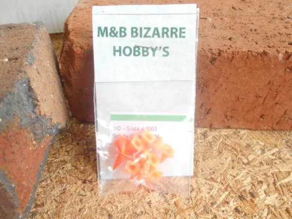 M & B Bizarres HO Scale Safety Cones #1003