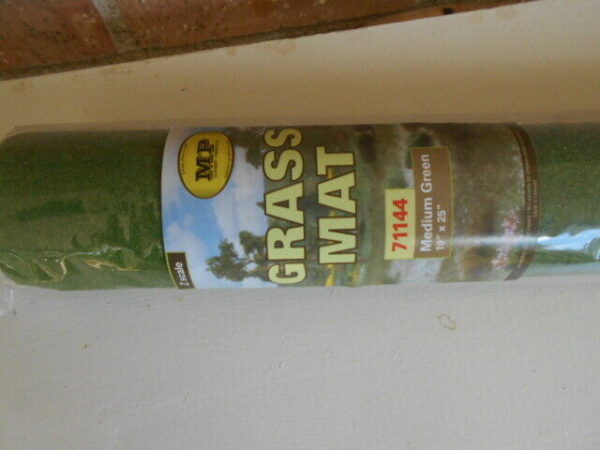 MP Scenery Products item #71144 Medium Green Grass Mats 19" x 25" Sheet Railroad - Image 3