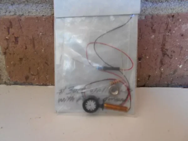 #3008 HO Scale Accessories Number Wall Mount 2 Sided Lights Up Clock - Image 3