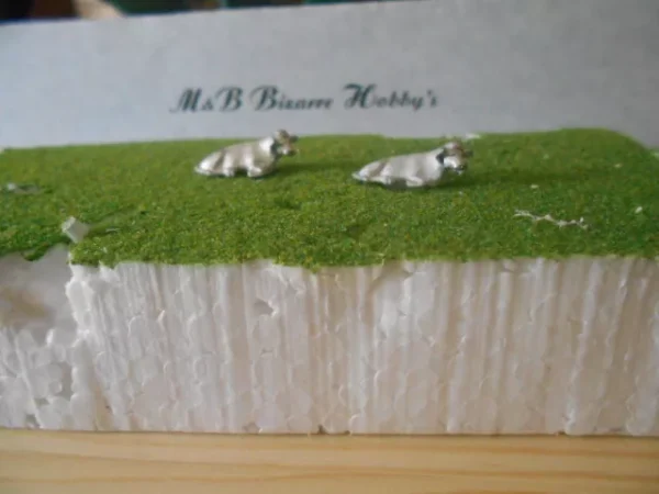 HO Scale Accessories Cow Lying Down 2 Per Pack #430 - Image 2