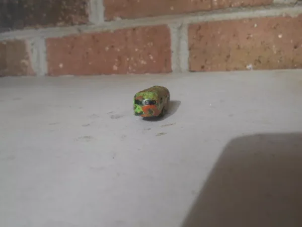 M&B Bizarre #5003 N Scale 2 Wheels Camouflage Camper - Image 3