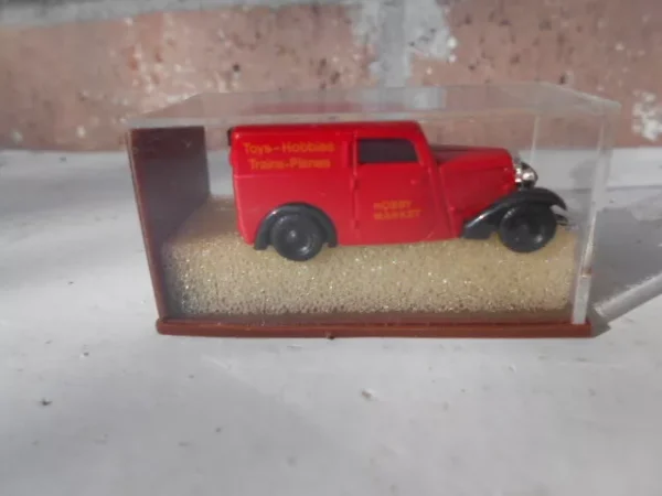 Brekina HO Scale DKW F-7 Delivery Van Red {Toys,Hobby,Trains,Planes} #0001303 - Image 2