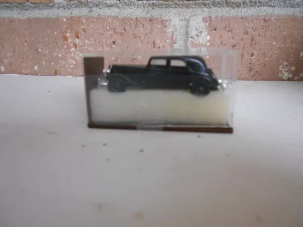 Brekina HO Scale Citroen Seden 4 Door Black  #1712 - Image 2