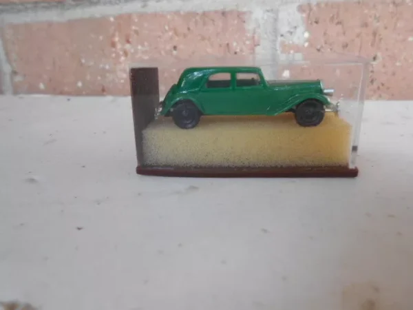 Brekina HO Scale Citroen Seden 4 Door Green  #0001402 - Image 2