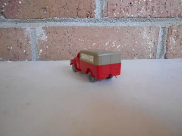 Brekina HO Scale Opel Blitz Box Service Truck Red/Tan #13903 - Image 2