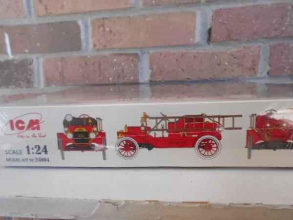 ICM  Model T Fire Truck American Car Modle Kit #24004 - Image 3