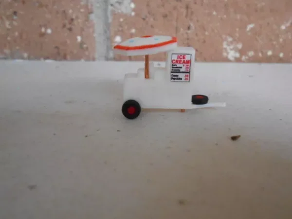 #1056 HO Scale Accessories Detail Ice Cream Cart  (1 Per Pack) - Image 3
