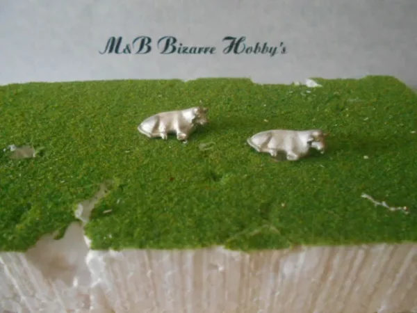HO Scale Accessories Cow Lying Down 2 Per Pack #430 - Image 3