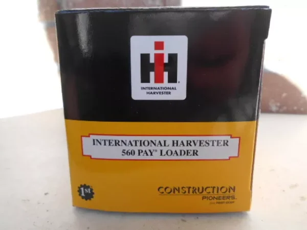 Frist Gear HO Scale Internation Harvester 560 Pay loader #80-0315 - Image 3