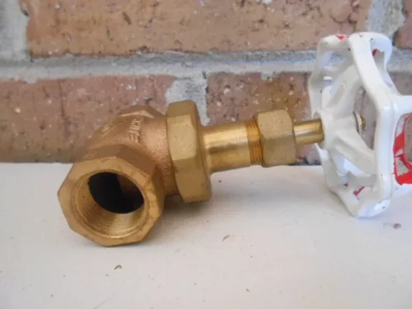 Red White Toyo 3/4" 150 S Bronze/Brass Gate Valve - Image 5