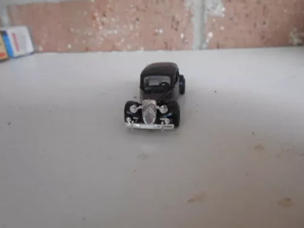 Brekina HO Scale Citroen Seden 4 Door Black  #1712 - Image 3