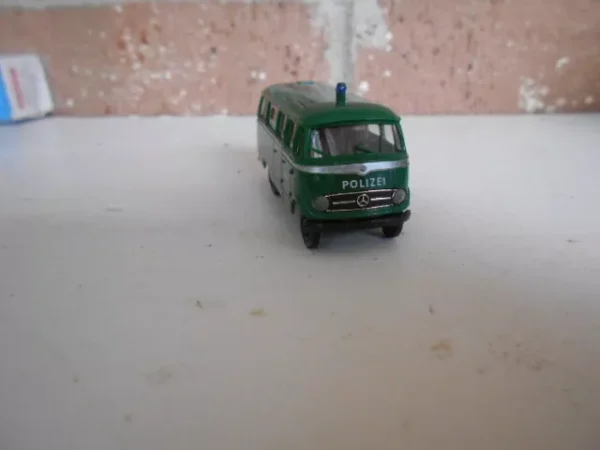 Brekina HO Scale Polizei Van Green #3616 - Image 3