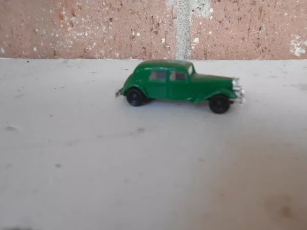 Brekina HO Scale Citroen Seden 4 Door Green  #0001402 - Image 3