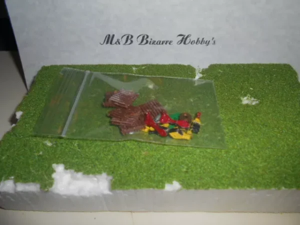 HO Scale Accessories Pallet's With Junk to go on pallet #10013 - Image 3