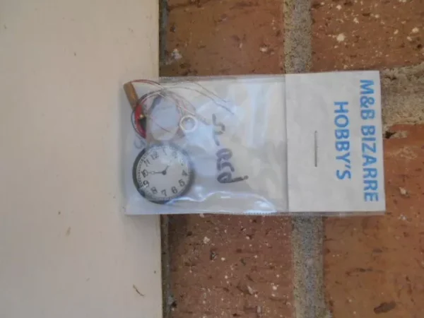 O Scale #7005 Lighted Ceilling Mount Clock 2 Sided Faces With American Number - Image 3