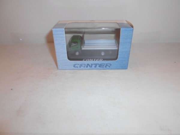 HO 1:87 Mitsubishi Fuso Flatbed Delivery/Work Truck - Green (6420)