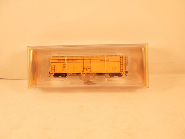 BACHMANN # 17953 N Scale ACF 50' Steel Reefer Fruit Growers Express Car - Image 2