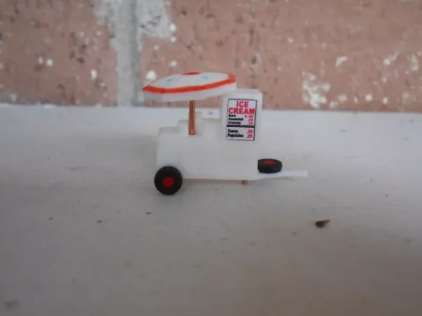 #1056 HO Scale Accessories Detail Ice Cream Cart  (1 Per Pack) - Image 4