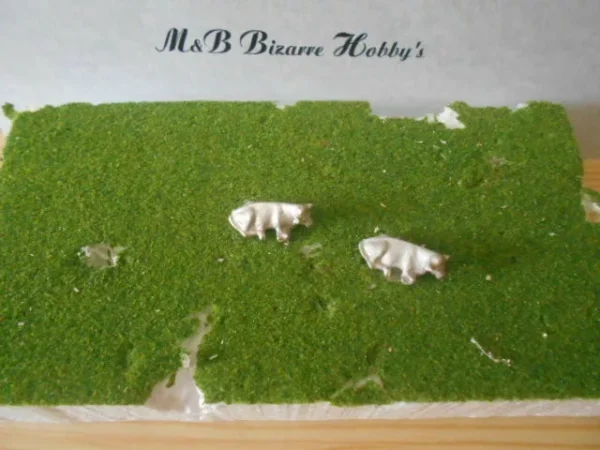 HO Scale Accessories Cow Lying Down 2 Per Pack #430 - Image 4