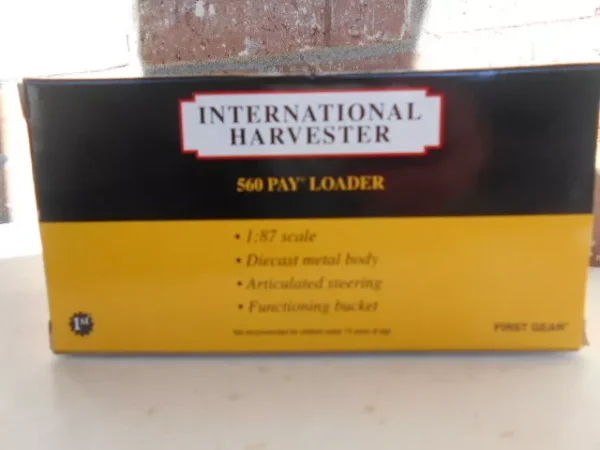 Frist Gear HO Scale Internation Harvester 560 Pay loader #80-0315 - Image 4