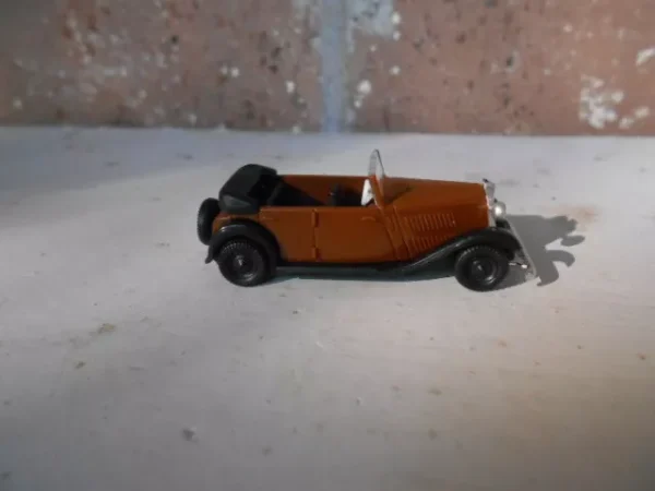 Brekina HO Scale Wanderer Convertible 4 Door Brown & Black  #0001708 - Image 3