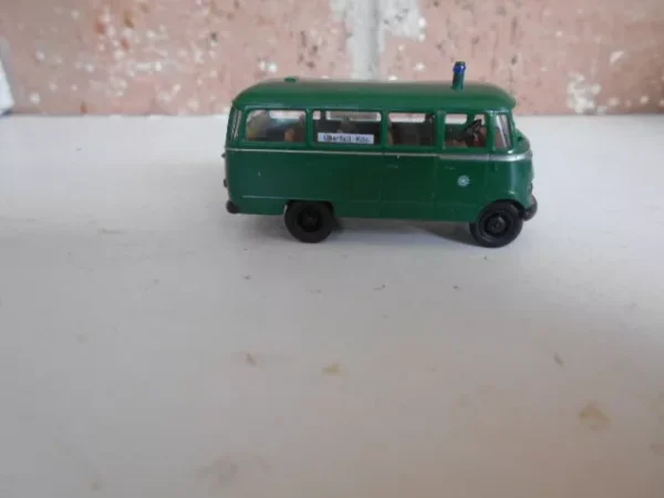 Brekina HO Scale Polizei Van Green #3616 - Image 4