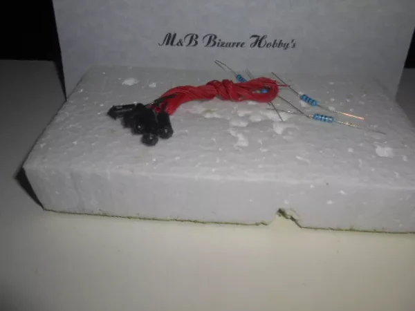 HO Scale Accessories Yard Lights (Red) #10025 - Image 4
