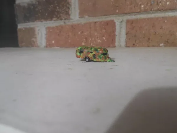 M&B Bizarre #5003 N Scale 2 Wheels Camouflage Camper - Image 6