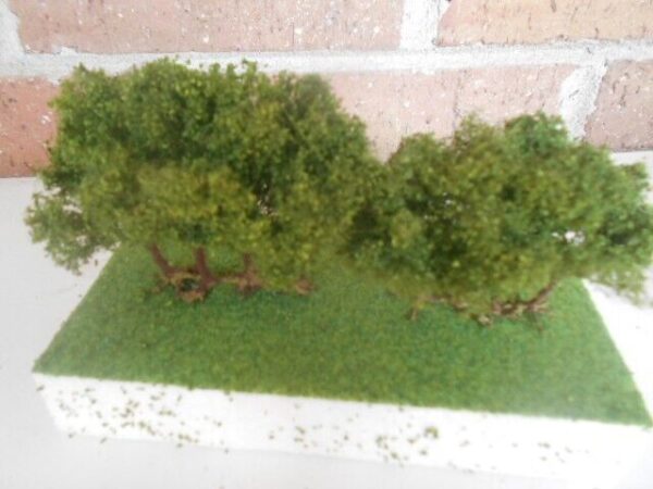 MP Scenery Products item #70504 HO Scale Privet Trees 2 Clumps 4 Per Pack - Image 5