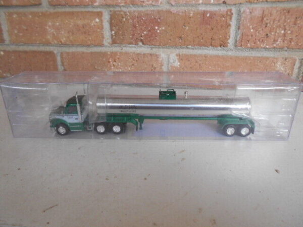 Truck N' Stuff HO Scale Panella Kenworth Tractor T680 & Tanker Trailers #400700 - Image 2
