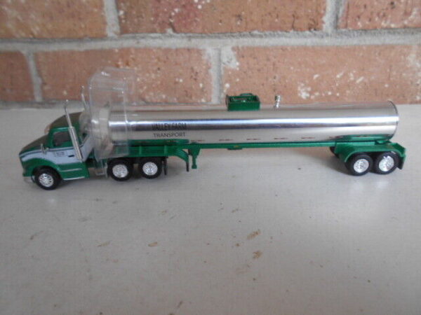 Truck N' Stuff HO Scale Panella Kenworth Tractor T680 & Tanker Trailers #400700 - Image 3