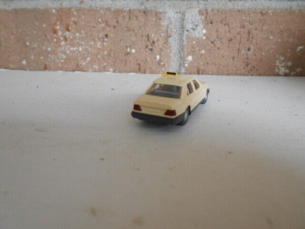 Wiking HO Scale Mercedes 260 E Taxi  #14149 - Image 4