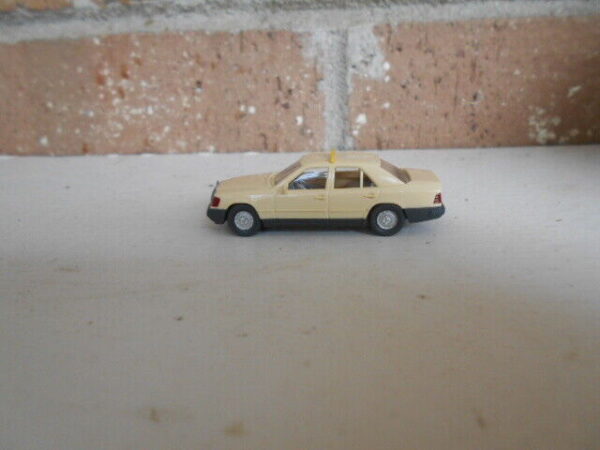 Wiking HO Scale Mercedes 260 E Taxi  #14149 - Image 5
