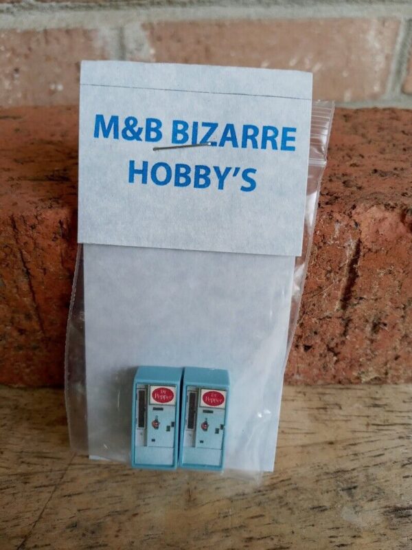 #1014  HO Scale Accessories 1940-50 DR Pepper Cola Machines (2 Per Pack) - Image 4