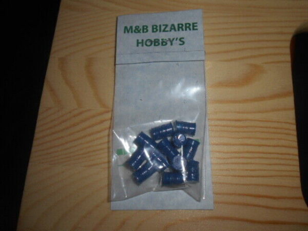 HO Scale Accessories, Blue Barrels (12) barrels #10002 Blue