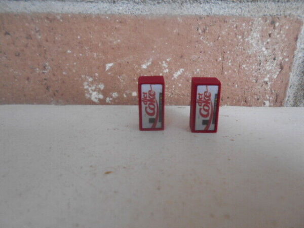 #2007 N Scale Accessories Diet Coke 1960-90 Drink Machine 2 Per Pack - Image 4