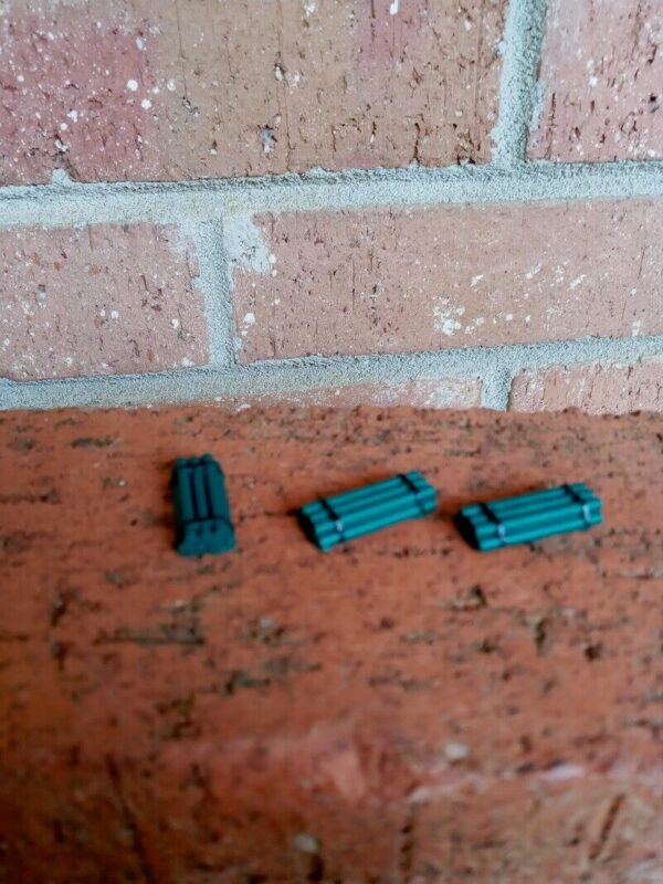 #2019 N Scale Accessories Detailed Green Banded Pipe Loads (3 Per Pack)