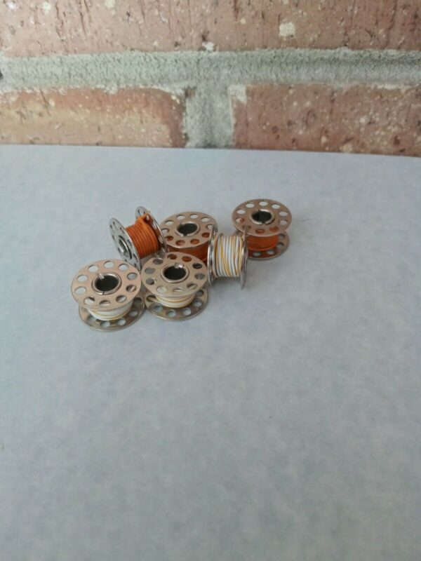 #1076 M&B HO Scale Real 3 Or. & 3 Wht. Wire With Gold Metal Spools (6 Per Pack) - Image 3