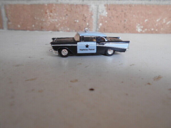 Praline/Busch #583-5008 HO Scale 1957 Chevrolet Highway Patrol - Image 3