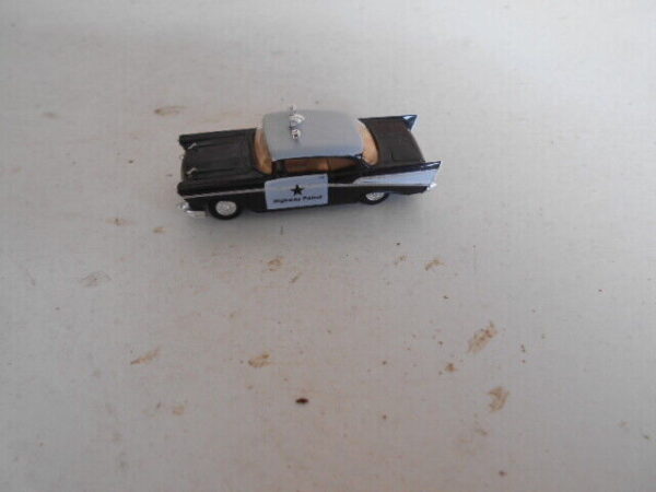 Praline/Busch #583-5008 HO Scale 1957 Chevrolet Highway Patrol - Image 4