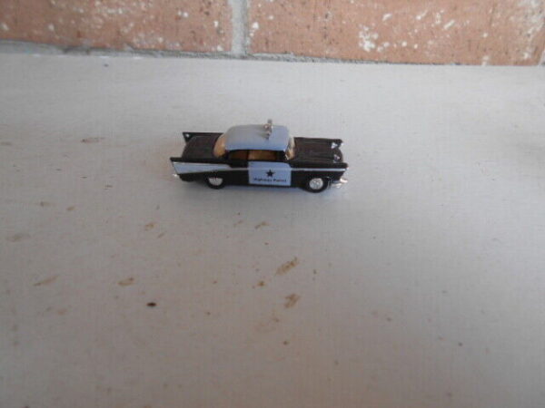 Praline/Busch #583-5008 HO Scale 1957 Chevrolet Highway Patrol - Image 6