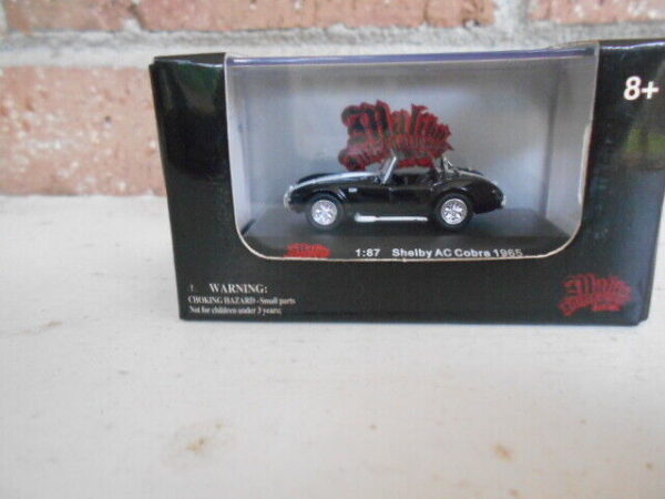 Mailbu Interational Shelby AC Cobra 1965 #00101 Black/White - Image 3