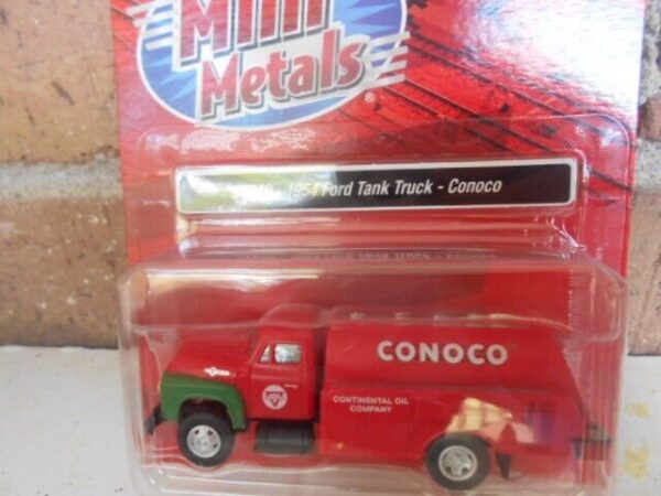 Classic Metal Works #30649 HO 1954 FORD TANKER TRUCK (CONOCO) - Image 3