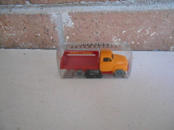 Brekina HO Scale Opel Blitz Flat Bed Truck Yellow/Red #13902 - Image 4
