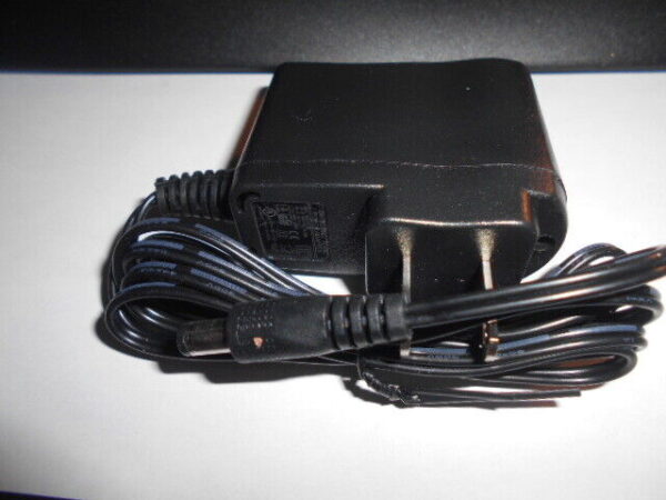 All Scale Accessories 110 AC Volts -12 DC Volts Regulated Power Supply #12V-1000 - Image 4